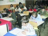 Elevii se întorc de astăzi la şcoală
