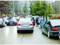 Poliţiştii au aplicat şoferilor peste 130 de sancţiuni