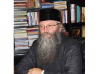 arhimandritul Iustin, starețul Mănăstirii „Bogdana”