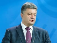 Preşedintele Poroşenko cere consultări de urgenţă în formatul „Normandia” ca urmare a „escaladării periculoase” a situaţiei în estul separatist