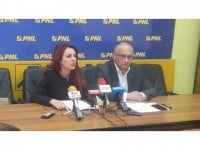 „Victor Ponta a copiat discursul şi obrăznicia lui Traian Băsescu”