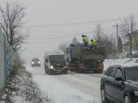 În jur de 220 km de drumuri judeţene nu vor fi deszăpezite decât în situaţii de urgenţă