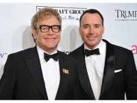 Elton John se va căsători la 21 decembrie cu partenerul său de viaţă, David Furnish