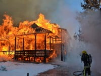 Prăpăd de foc în curtea Mănăstirii Sf. Ioan cel Nou de la Suceava