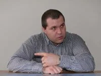 „Mi-ar plăcea să am un cabinet dotat ca în alte ţări…”