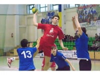 Handbaliştii juniorii I de la LPS Suceava au început returul turneului de sală pe primul loc în seria A