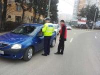 Poliţiştii suceveni au dorit să înceapă primăvara cu un mărţişor şi un sfat bun