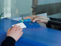 Program de lucru prelungit la serviciile Paşapoarte şi Regim permise şi înmatriculare vehicule