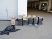 Patru focuri de armă trase de poliţişti pentru prinderea unor contrabandişti de ţigări