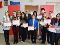 Compania E.ON a premiat excelenţa unor elevi