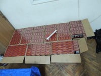 Aproape 4500 de pachete cu ţigări de contrabandă descopite de poliţişti într-un autoturism, la Straja