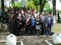 „9 Mai – Ziua Victoriei” marcată la Cimitirul ostaşilor sovietici din Fălticeni