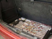 Un tânăr din Suceava a fost prins la frontieră cu peste 700 de pachete de ţigări ascunse în interiorul unui autoturism