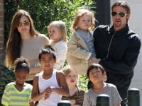 Brad Pitt şi Angelina Jolie ar încerca să adopte încă un copil