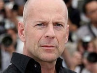 Soţia lui Bruce Willis îi roagă pe paparazzi să nu ţipe la el pe stradă