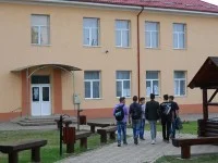 Liceul din Cajvana are nevoie de un cabinet de consiliere, dar şi de… oameni de serviciu