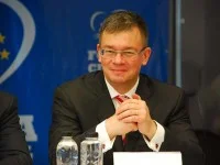 Mihai-Răzvan Ungureanu, numit de Parlament director al SIE
