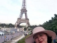 Cristina Lauric expune la Paris