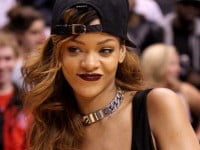 Rihanna, în pijama pe străzile din New York