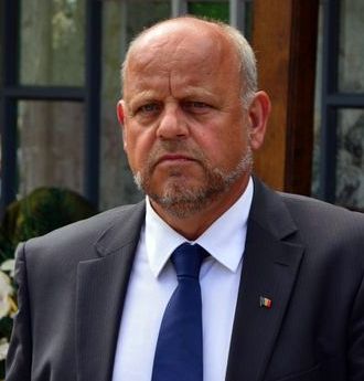 Ridicarea suspendării lui Aurel Olărean e soluţia pentru deblocarea administraţiei din Rădăuţi
