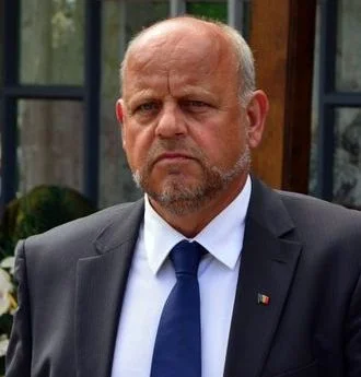 Ridicarea suspendării lui Aurel Olărean e soluţia pentru deblocarea administraţiei din Rădăuţi
