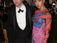 Robert Pattinson şi solista FKA Twings şi-au amânat nunta