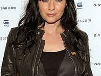 Actriţa Shannen Doherty se tratează de cancer la sân