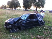 O maşină răsturnată şi patru răniţi