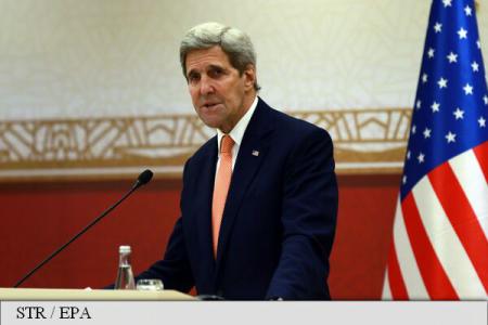 John Kerry îi suspectează pe ruşi şi chinezi că „foarte probabil” îi citesc email-urile