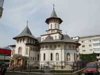 Resfinţirea Paraclisului Bisericii „Acoperământul Maicii Domnului” din Burdujeni