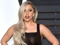 Victimă a unui viol în adolescenţă, Lady Gaga este „permanent în suferinţă”