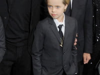 Cuplul Jolie-Pitt ar fi apelat la un psiholog pentru a înţelege mai bine tulburările de identitate ale lui Shiloh