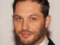 Tom Hardy nu se simte ruşinat de fotografiile îndrăzneţe de pe vechiul său cont de MySpace