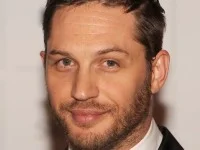Tom Hardy nu se simte ruşinat de fotografiile îndrăzneţe de pe vechiul său cont de MySpace