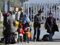 Comisia Europeană vrea o „discuţie serioasă” cu Ungaria în problema migraţiei