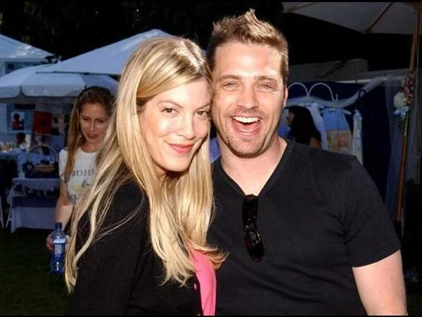Tori Spelling a recunoscut că a avut o aventură cu Jason Priestley în timpul filmărilor pentru Beverly Hills 90210