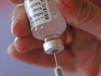 DSP Suceava a început să distribuie medicilor de familie dozele de vaccin Hexacima pentru copii