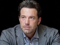Ben Affleck, părăsit şi de soţie şi de amantă, s-a refugiat în muncă