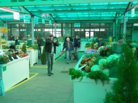 Comercianţii din Piaţa Mare, în frig, din cauza proiectantului