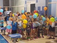 120 de copii din Suceava, Fălticeni şi Rădăuţi au participat la proiectul „Înotăm şi ne jucăm”