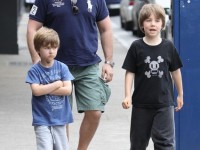 EXCLUSIVE TO INF. ALL-ROUNDER.
December 20, 2012:  Russell Crowe with his two children, Tennyson Spencer Crowe and Charles Spencer Crowe return to the Rose Bay home he once shared with Danielle Spencer in Sydney, Australia. The couple announced their split in October after nine years of marriage.
Mandatory Credit: INFphoto.com Ref: infausy-07/22|sp|EXCLUSIVE TO INF. ALL-ROUNDER.