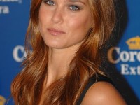 Fotomodelul israelian Bar Refaeli a anunţat că va deveni mamă