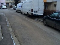 Parcările din Suceava sunt blocate de autovehicule pentru transportul de marfă sau persoane