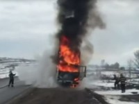 Camion în flăcări pe DN 2