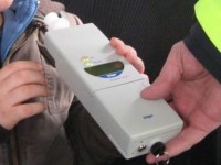 O şoferiţă în pragul comei alcoolice a fost oprită la Liteni