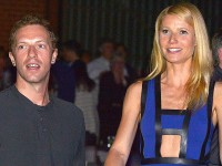 Chris Martin nu a semnat actele de divorţ