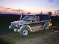 Nici focurile de armă nu l-au putut opri pe un traficant de ţigări
