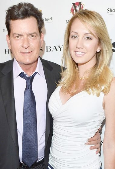  Actorul Charlie Sheen face obiectul unei anchete a poliţiei din Los Angeles