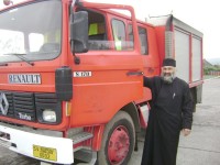 Un tânăr din satul Brăieşti şi-a vândut Touaregul ca să cumpere o maşină de pompieri pentru satul lui