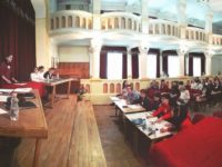 Echipa CN „Eudoxiu Hurmuzachi” a câştigat etapa regională de la Botoşani a concursului de dezbateri academice „Tinerii dezbat”